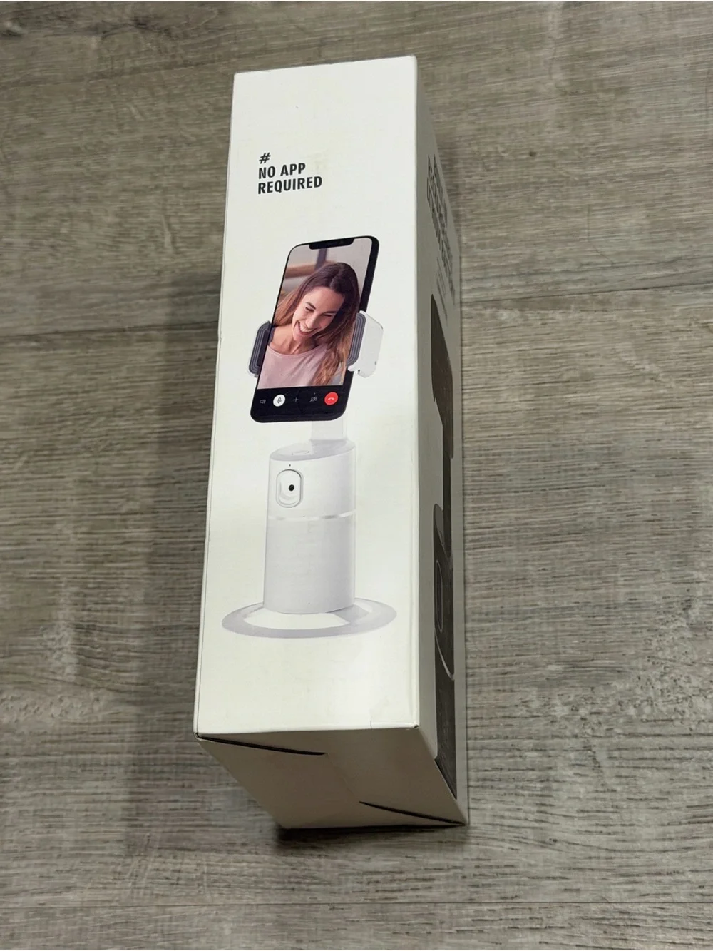 Phone Holder with Automatic Rotation for Face Tracking